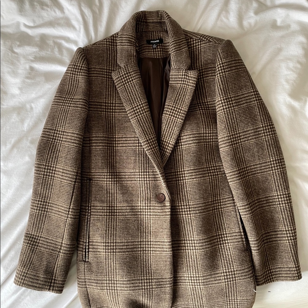 Premise Coat